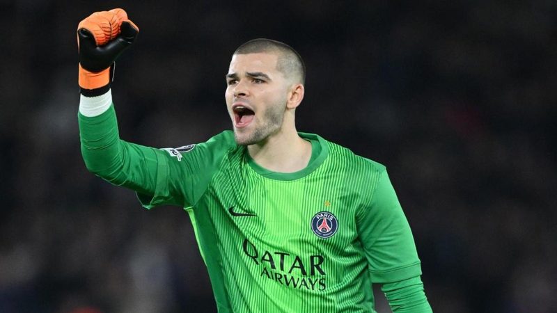La polemica del like di Chevalier: il Psg rimpiange Donnarumma