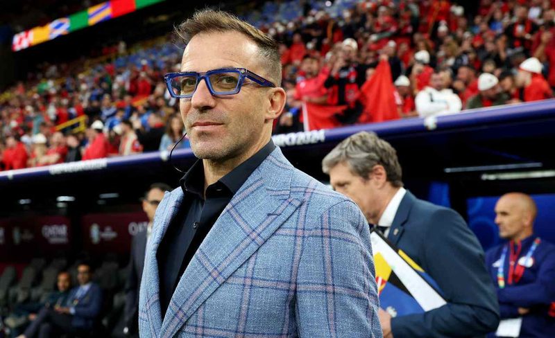 Un compleanno indimenticabile: la Juventus celebra Alex Del Piero con affetto