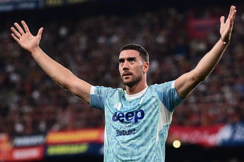 Rinnovo Vlahovic: la Juventus studia un'offerta per il contratto dell'attaccante