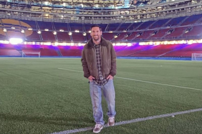 Messi torna a Barcellona e visita il nuovo Camp Nou: “Un posto che mi manca”
