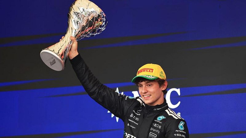 Un weekend d'oro per Antonelli tra omaggi e performance da veterano