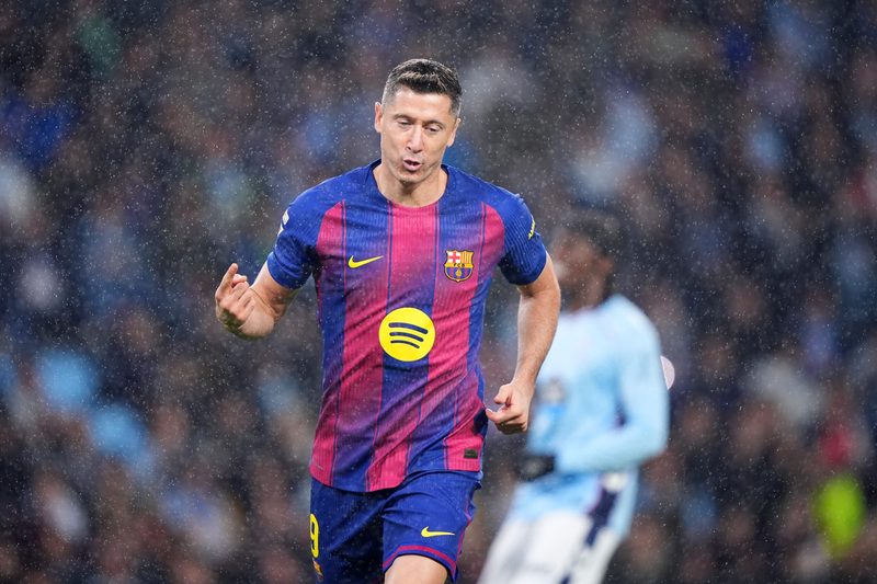 Lewandowski sul futuro: "Non so cosa dire al Barça, sono tranquillo"
