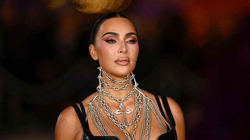 Kim Kardashian svela il suo aneurisma: lo stress può davvero causarlo?