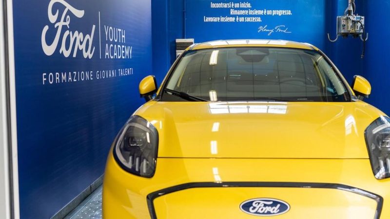Ford investe nella formazione: inaugurata a Roma la carrozzeria didattica