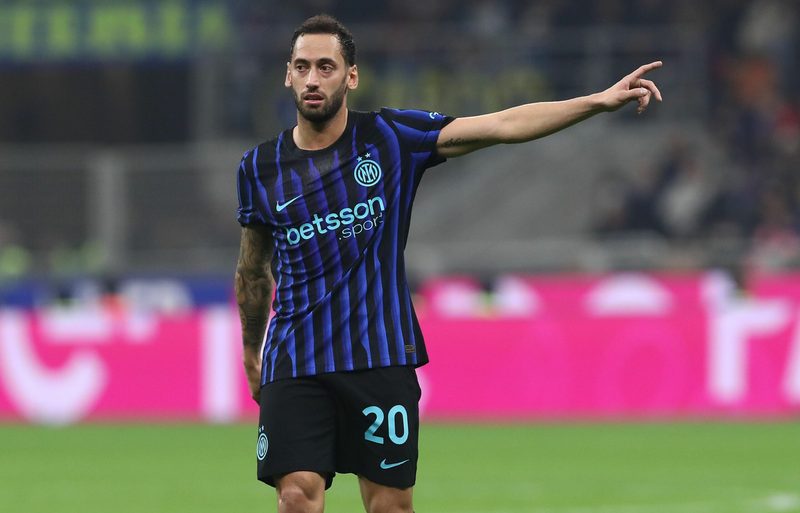 Çalhanoğlu risorge e guida l'Inter: capocannoniere della Serie A