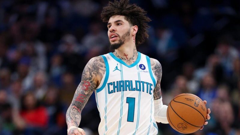 Hornets Aim for Six Straight as Pelicans Seek Upset in Monday Matinee Showdown