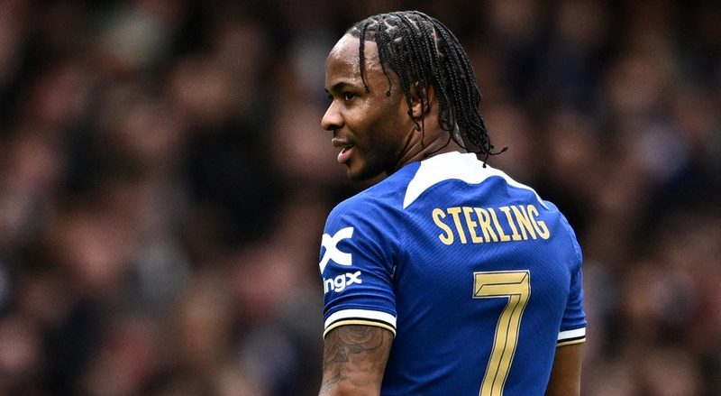 Feyenoord treina na Bélgica para integrar Raheem Sterling ao elenco