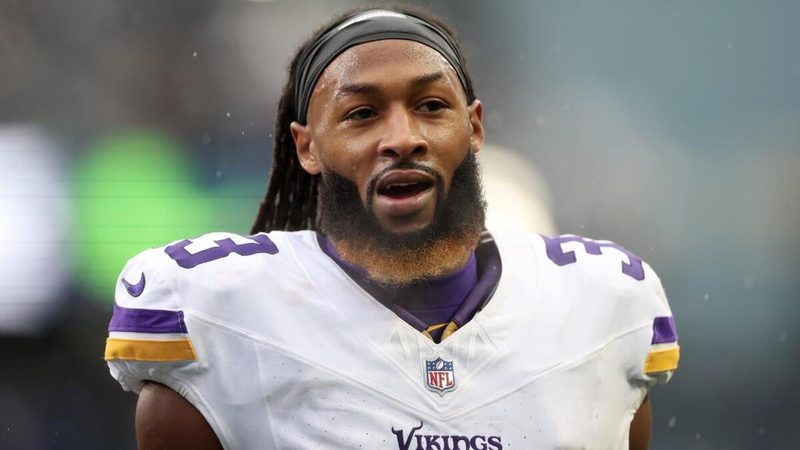 Vikings Set to Release Aaron Jones and Javon Hargrave, Saving $18.65 Million