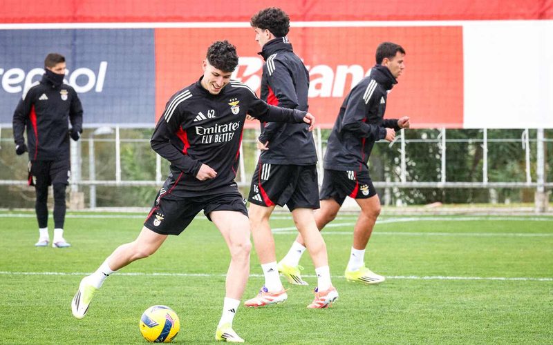 Benfica e Porto se enfrentam em clássico decisivo do Campeonato Português