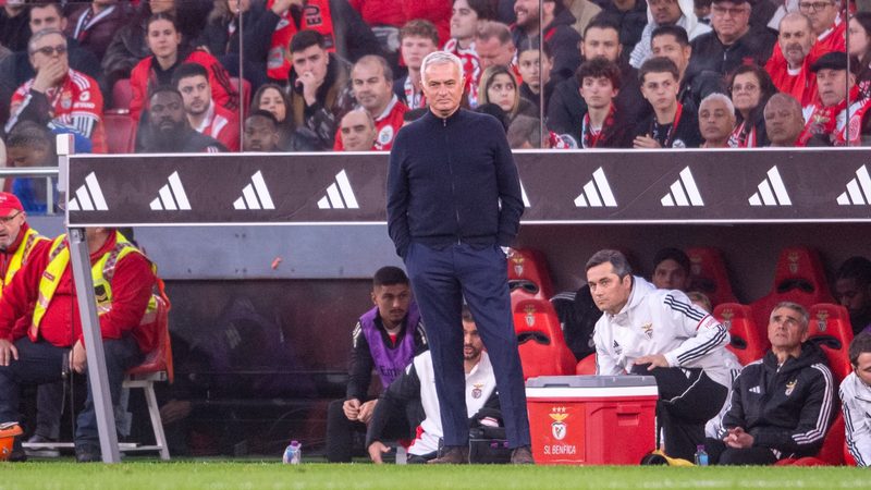 Le Benfica et le FC Porto se neutralisent (2-2) : Mourinho s'en prend à Lucho Gonzalez