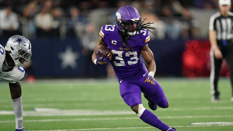 Aaron Jones Restructures Deal, Stays with Vikings as Backfield Leader for 2026