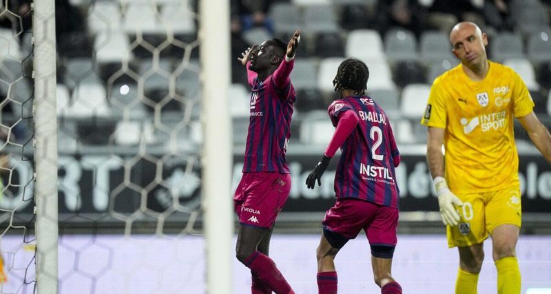 Ligue 2 : Tawfik Bentayeb, Famara Diédhiou et Zuriko Davitashvili en lice pour le titre