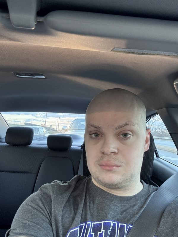 Torcedor do Ravens raspa a cabeça por reforço que não chega e viraliza nas redes