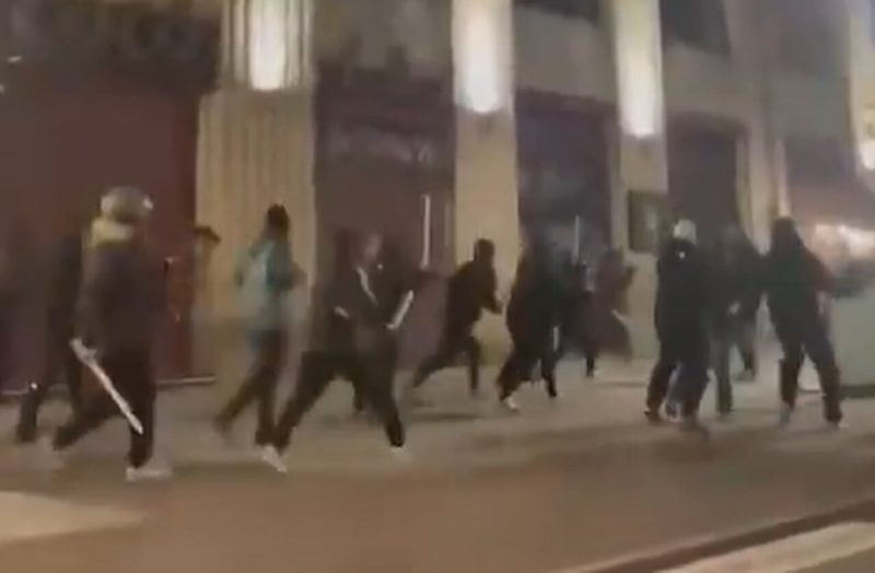 Torcedores de Celta e Lyon protagonizam cenas de violência antes do confronto