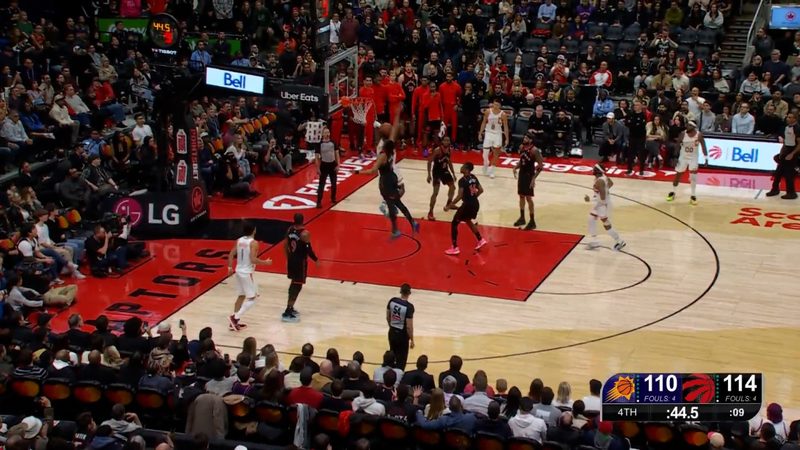 El tapón decisivo de Barnes asegura la victoria de los Raptors sobre los Suns