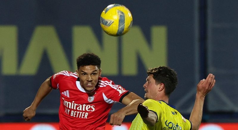Benfica vira jogo emocionante e empata com Sporting na I Liga