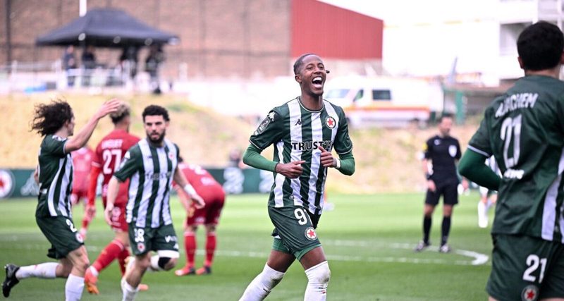 Ligue 2 : Le Rodez Aveyron Football renverse Reims, le Red Star s'impose face à Dunkerque