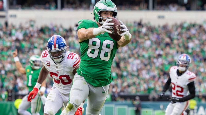 Dallas Goedert bleibt bei den Eagles: Einjahresvertrag und mögliche Auswirkungen auf A.J. Brown