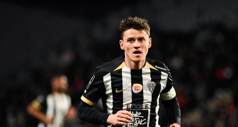 Municipales 2026 : Le milieu de terrain du SCO et de Clermont élus au premier tour