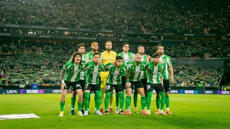 El Betis brilla en Europa: victoria contundente ante el Panathinaikos y el regreso de Amrabat
