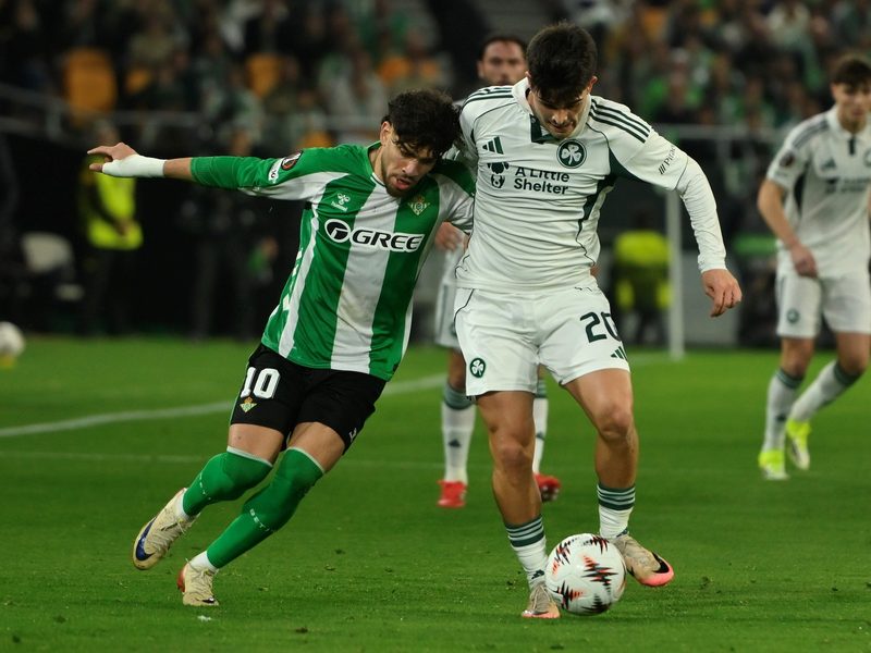 Un gol inesperado: el Betis sorprende con un tanto tras un error de Abde