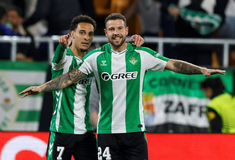 El Betis hace historia al vencer al Panathinaikos y avanza a cuartos de final