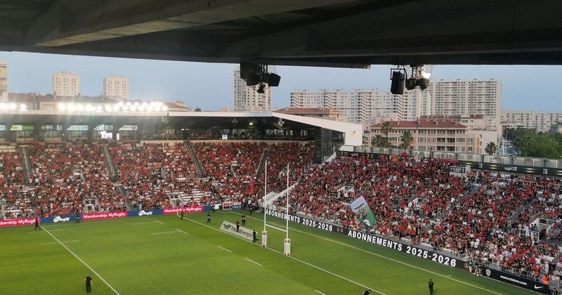 Le Rugby Club de Toulon s'effondre à domicile face au Stade Français, crise à Mayol