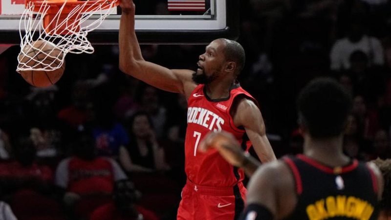 Kevin Durant se acerca a superar a Michael Jordan en su casa histórica