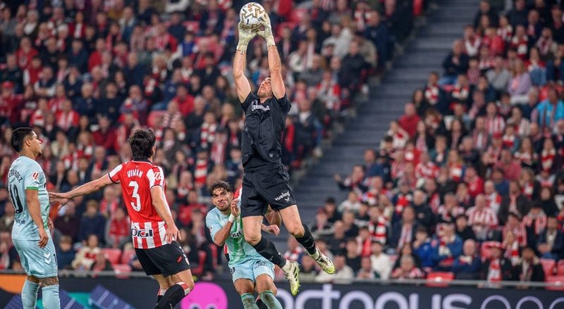 Athletic Bilbao retoma vitórias e complica situação do Betis na tabela