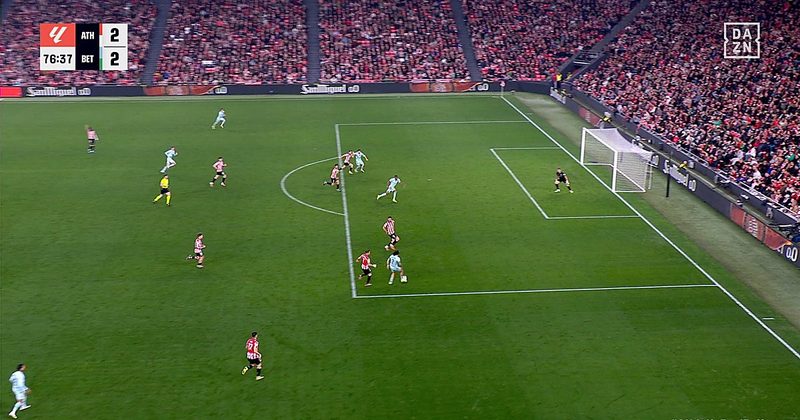 Bakambu ve anulado su gol tras intervención del VAR en el Athletic - Betis