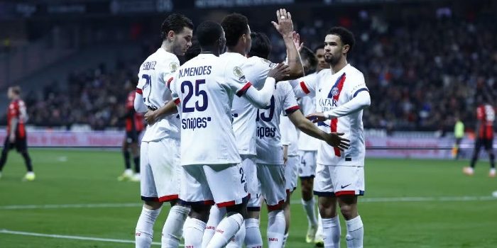 Le PSG en tête après une large victoire contre l'OGC Nice
