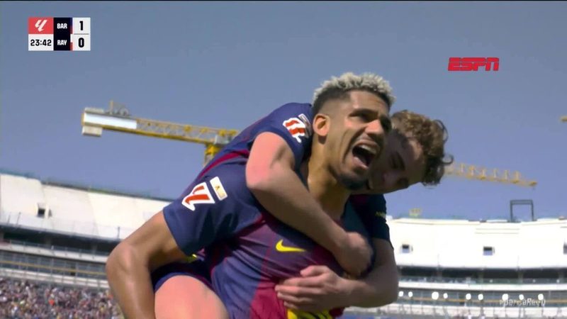 Benfica garante futuro de Banjaqui com contrato profissional de 80 milhões de euros