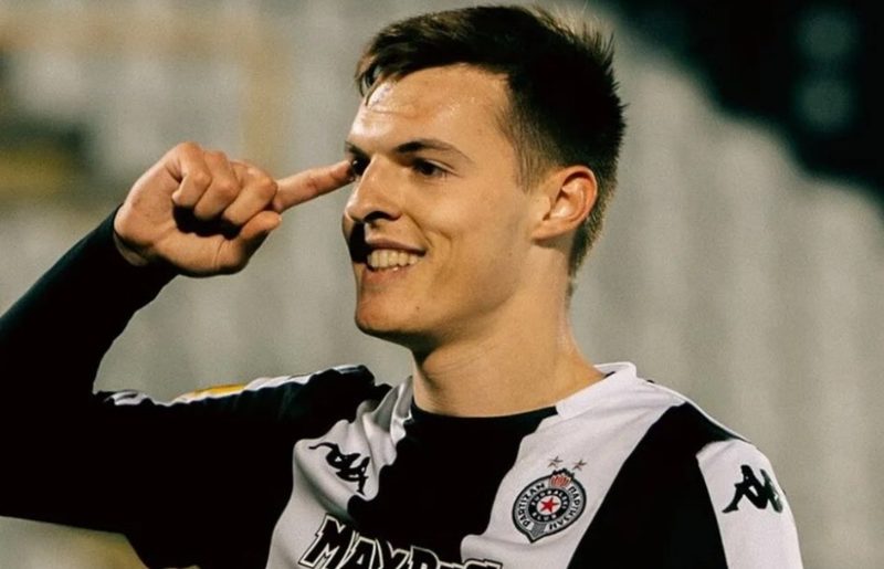 Milan conclude l'affare Kostic: domani le visite mediche per il giovane attaccante