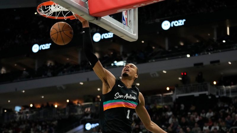 Giannis Antetokounmpo saluta i playoff: Milwaukee eliminata, Wembanyama e Castle brillano