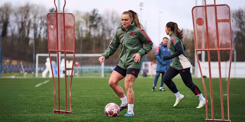 Bayern de Munique e Manchester United se enfrentam em duelo decisivo na Champions Feminina