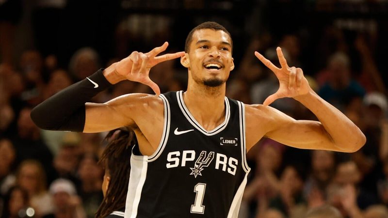 Spurs Seek Record Win Streak Against Clippers in Thrilling Matchups Tonight