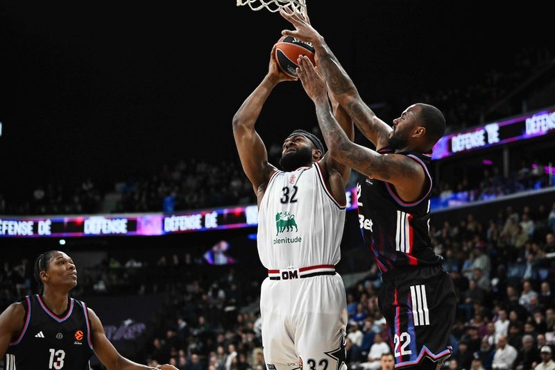 Olimpia Milano sfiora la rimonta ma cede nel finale contro Parigi in Eurolega