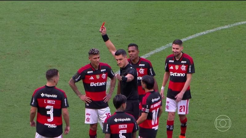 Carrascal cumpre suspensão, mas joga pelo Flamengo na nona rodada