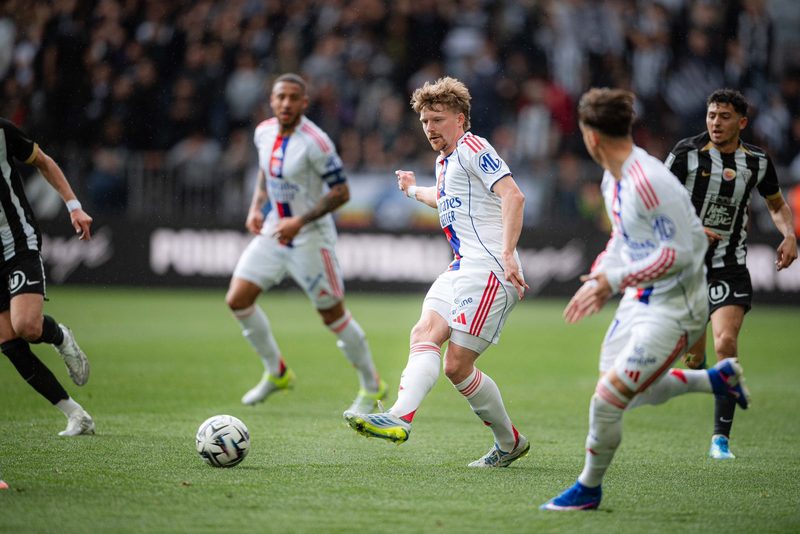 Lyon empata com Angers e vê chances de G3 no Campeonato Francês diminuírem