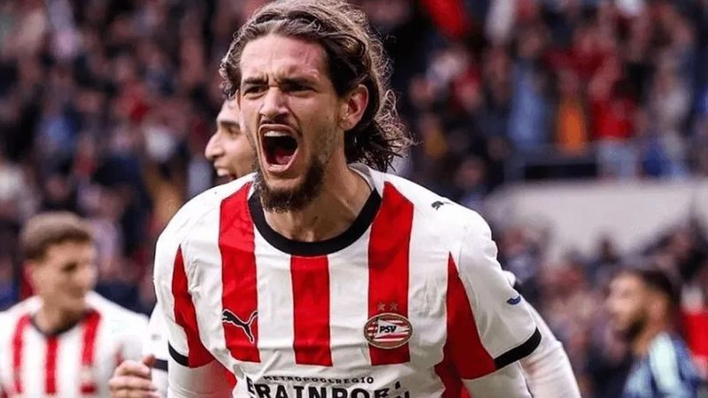 Yarek Gasiorowski se corona campeón de la Eredivisie con el PSV Eindhoven
