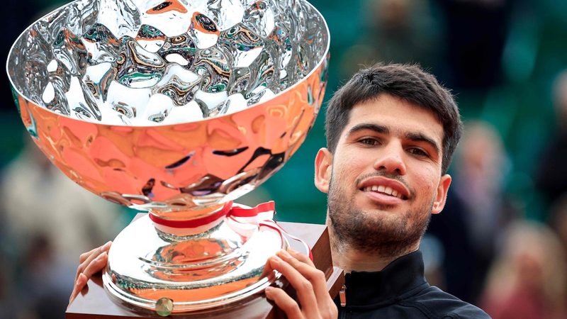 Carlos Alcaraz brilla en Montecarlo y se une a la élite del Masters 1000