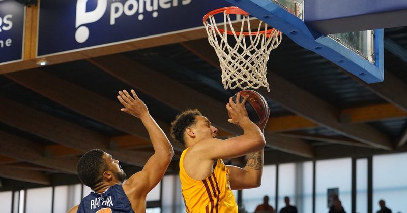 L'Orléans Loiret Basket s'incline à la dernière seconde face à Poitiers