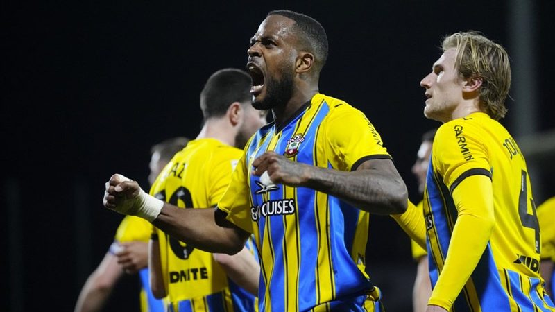 Southampton Dominates Wrexham 5-1 to Secure Crucial Championship Victory