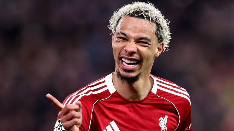 Hugo Ekitiké se prepara para la revancha ante el PSG en cuartos de Champions