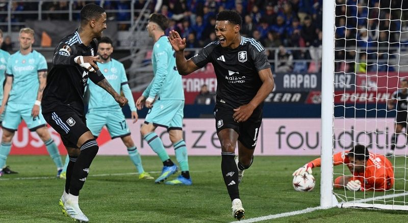 Aston Villa e Friburgo se destacam e se aproximam das semifinais da Liga Europa