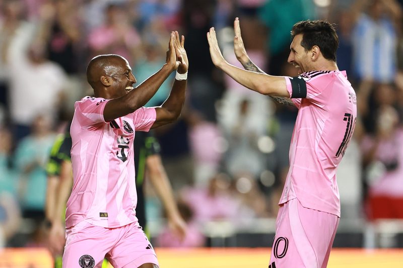 Haitiano exalta Messi e Neymar enquanto se prepara para enfrentar o Brasil na Copa