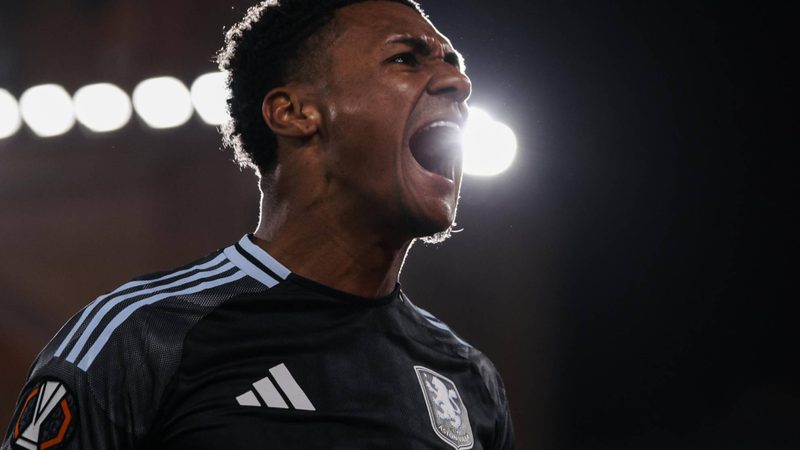 Unai Emery guía al Aston Villa hacia una victoria contundente en Italia