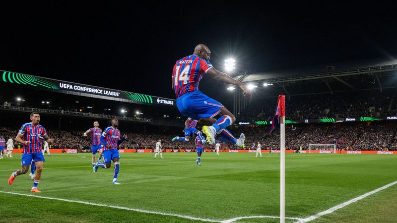 Eagles Soar to 3-0 Victory Over Fiorentina as Mateta Shines in Conference League Clash