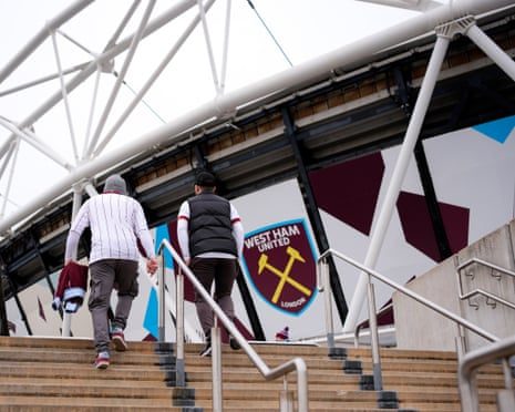 High Stakes Clash as West Ham Faces Relegation-Bound Wolves