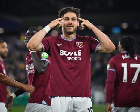 West Ham Thrashes Wolves 4-0, Sends Spurs to Relegation Zone